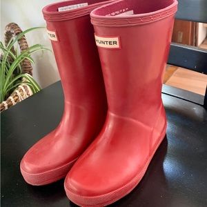 Original Hunter toddler rain boots. Gently used for only one season.